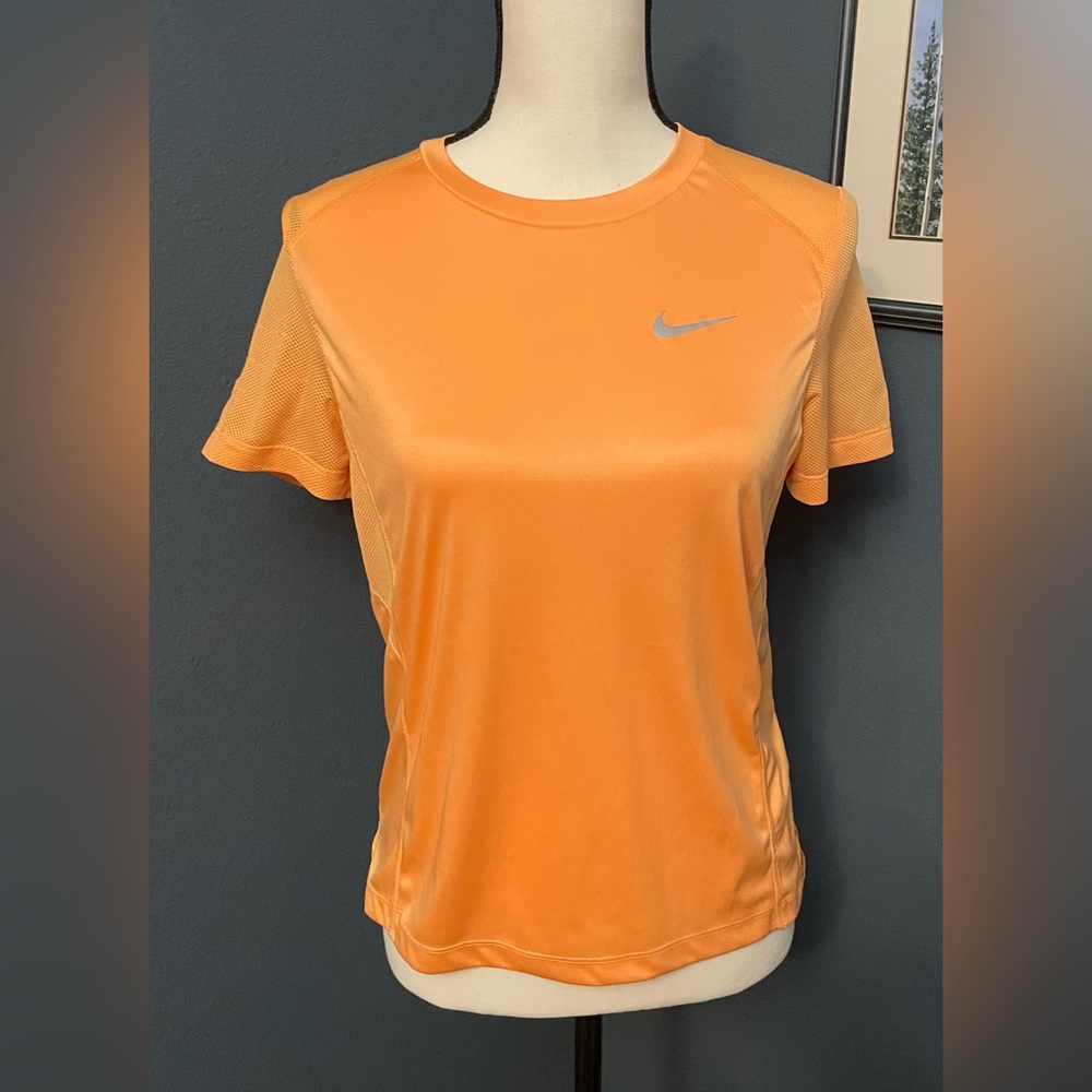 Nike Dry Fit Running Women’s Short Sleeve Top, Size Small, EUC